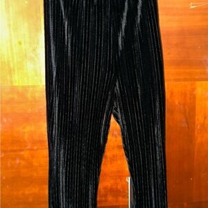 A variety of Women’s Pant Size M/L
